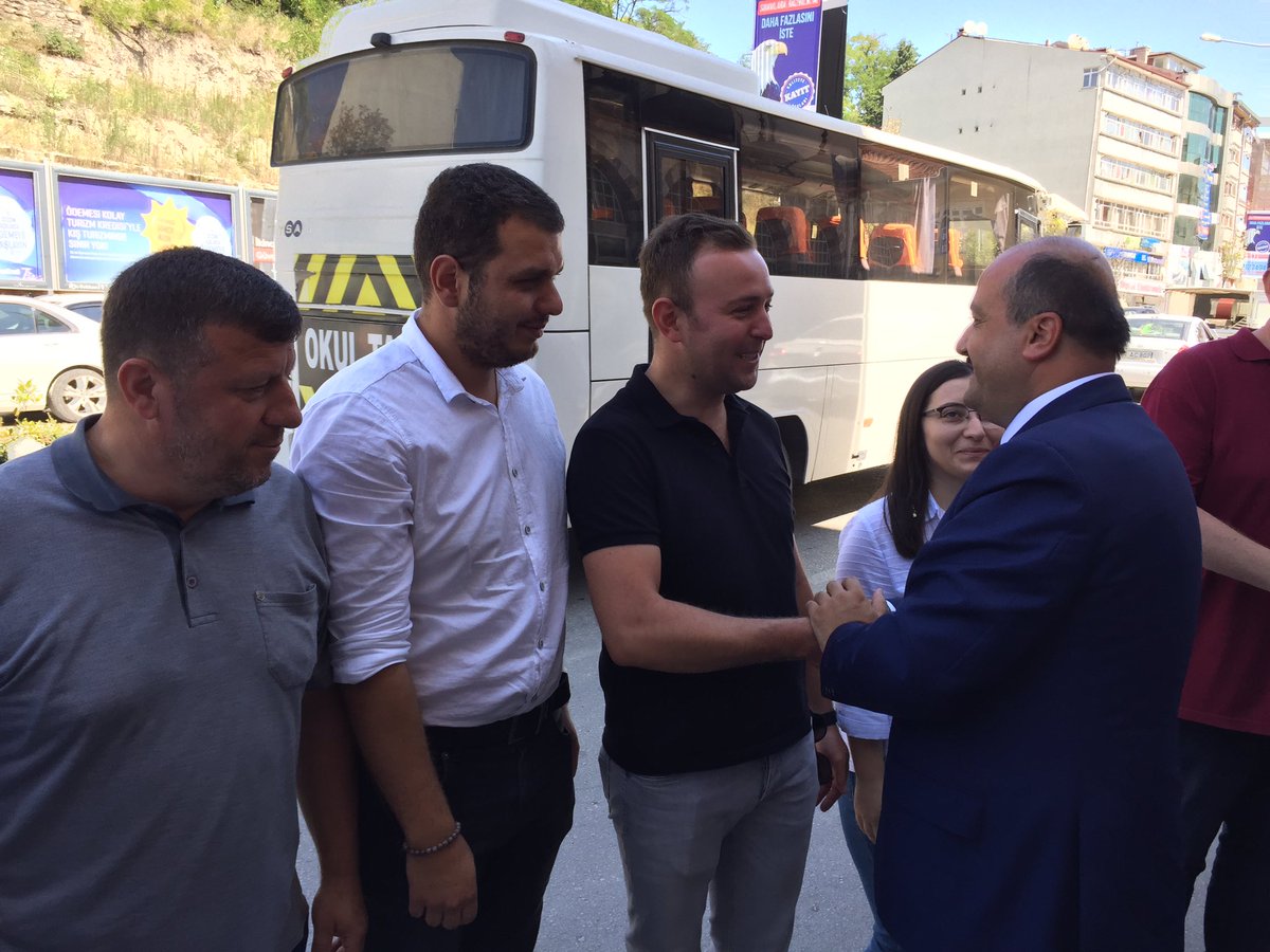 boluakgenclik14's tweet photo. Bir dizi ziyaretler ve programlar dolayısıyla İilimizde bulunan Tarım ve Orman Bakan Yardımcımız Sn.@FatihMetinBolu İl Başkanlığımızı ziyaret ederek teşkilat mensuplarımızla bir araya geldi. https://t.co/iUywxu0v0h