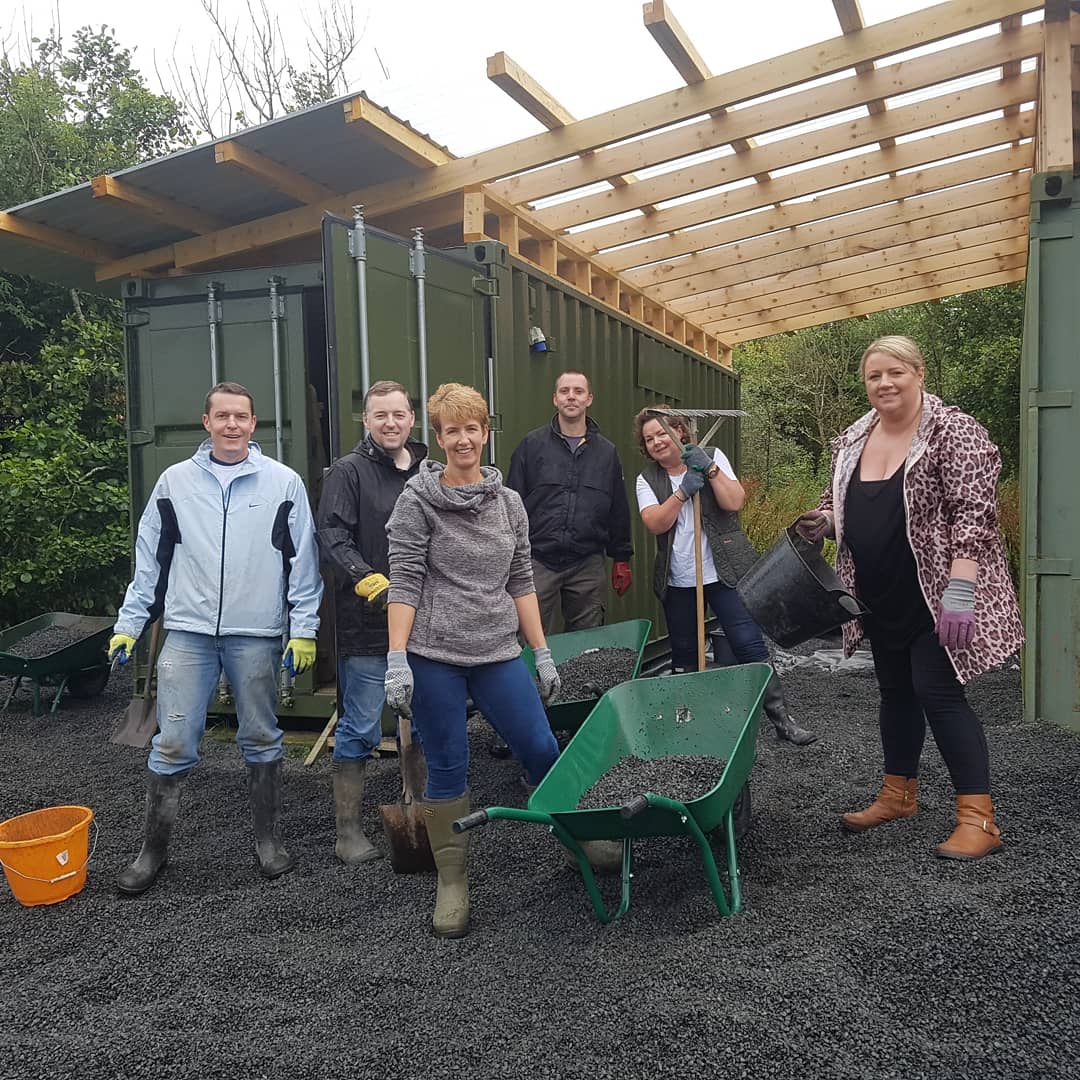 beechbrae's tweet photo. We had a group of folk from #LloydsBankingGroup give their Friday to #volunteer @beechbrae. They got #stuckin and made such a #transformation on things that would have taken weeks. We are so #thankful and you are welcome back any time π #giveback #teambuilding #beechbrae https://t.co/dHyiA0oIKs