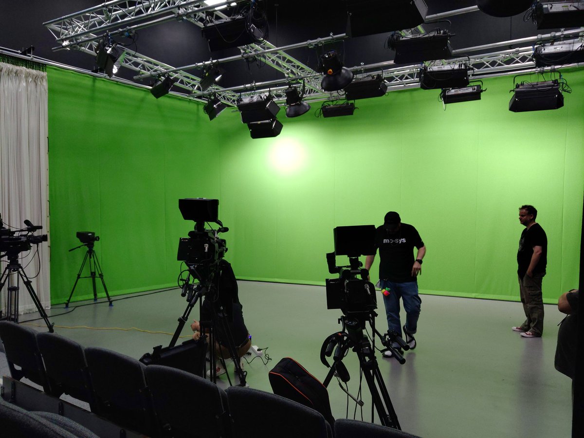 _SteveJarvis_'s tweet photo. Part 2 of @mo_sysLab #startracking setup in the TV Studio @GlyndwrUni ready for the start of the semester and the brand new #VFX course. https://t.co/hzncZDGtWD #Clearing2019 #wrexham #wales #northwales #virtualproduction #cameratracking https://t.co/7N45sDuoe7