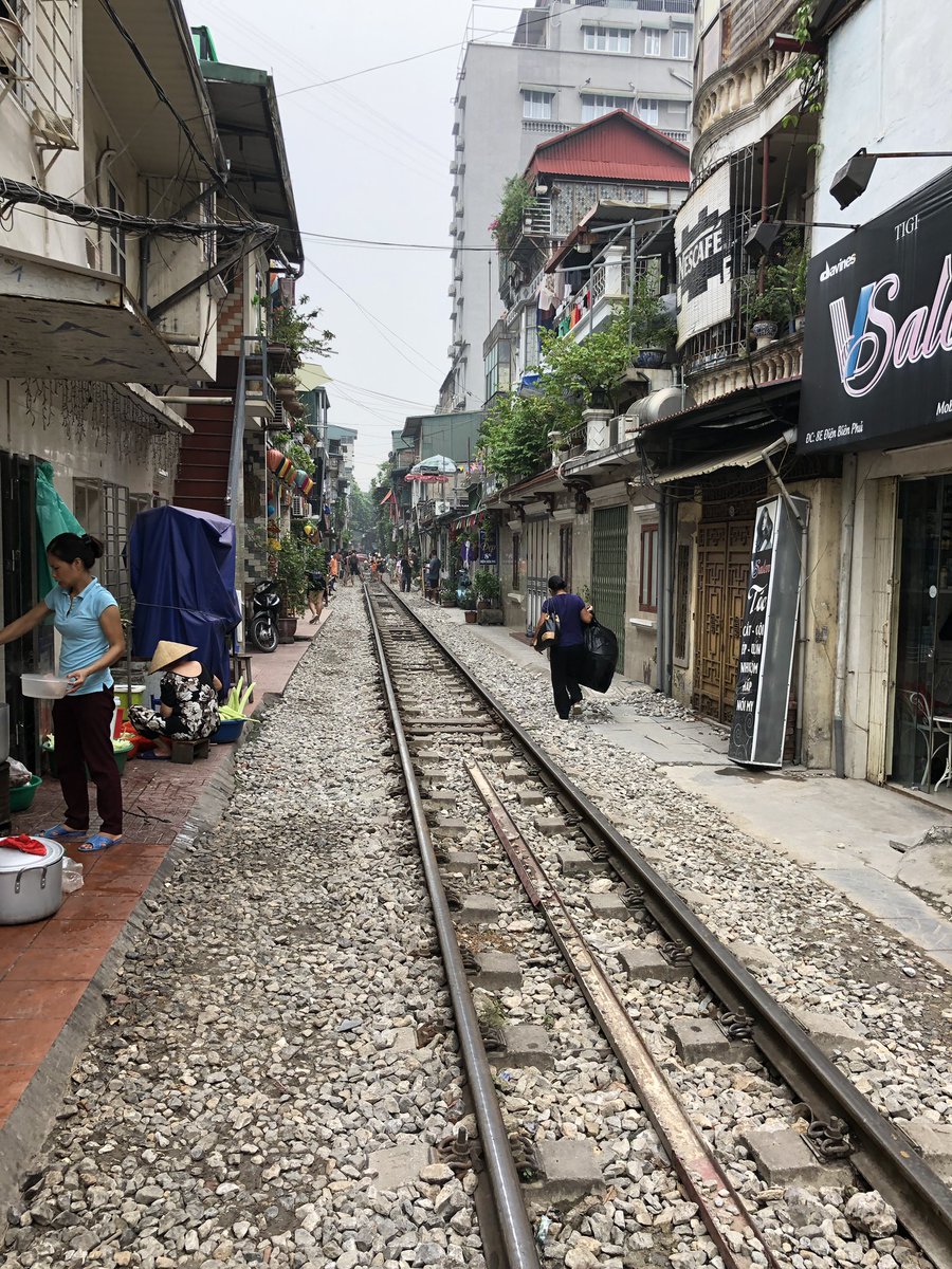 ArtistMdS's tweet photo. Few sights of Hanoi, hoping for nicer weather for the rest of the tip, some pretty sights, lots of Moped chaos #travel https://t.co/abrZ6mLAsX