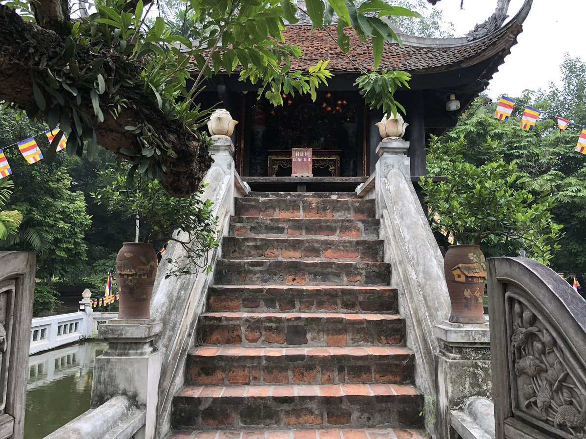 ArtistMdS's tweet photo. Few sights of Hanoi, hoping for nicer weather for the rest of the tip, some pretty sights, lots of Moped chaos #travel https://t.co/abrZ6mLAsX