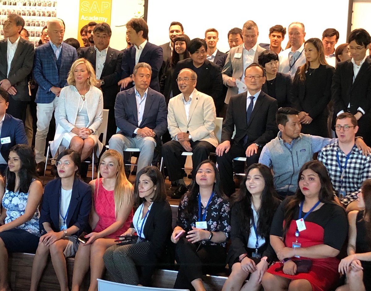 JamesMarland's tweet image. At the SAP Academy we hosted Oita Prefecture and ⁦@SAPJapan⁩ representatives to sign this important agreement to help help the world #runbetter #proudtobesap #SAPxOita ⁦@sap4good⁩