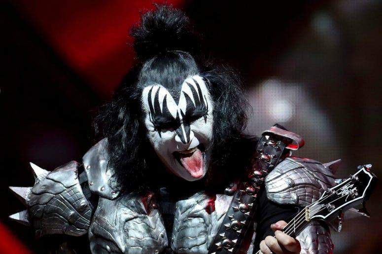 . fans sing Happy 70th Birthday to  