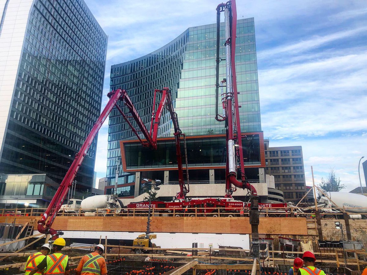 ConcreteMB's tweet photo. #TopicTuesday History was made yesterday as Granite Concrete Services completed their 1st EVER 12 hr #concrete pour of approx. 500M using 2 of their 50M concrete pumps💪🏻 #concrete supplied by Producer Member Northland Ready Mixed Concrete #wpgconstruction #buildingmanitoba https://t.co/4vfrxUeNE7