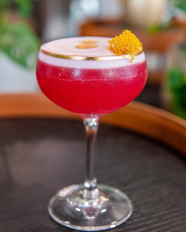 BoldSpiritsCo's tweet photo. Keeping cool in this heat with this little beauty:
• #BoldSpirits
• Wild strawberry and verbena cordial
• sweet vermouth
• fresh lemon
How are you cooling down in this heat? Don’t forget to tag #BoldSpirits 😎 https://t.co/eOeuvjKCKQ https://t.co/XWpUvNYDCo