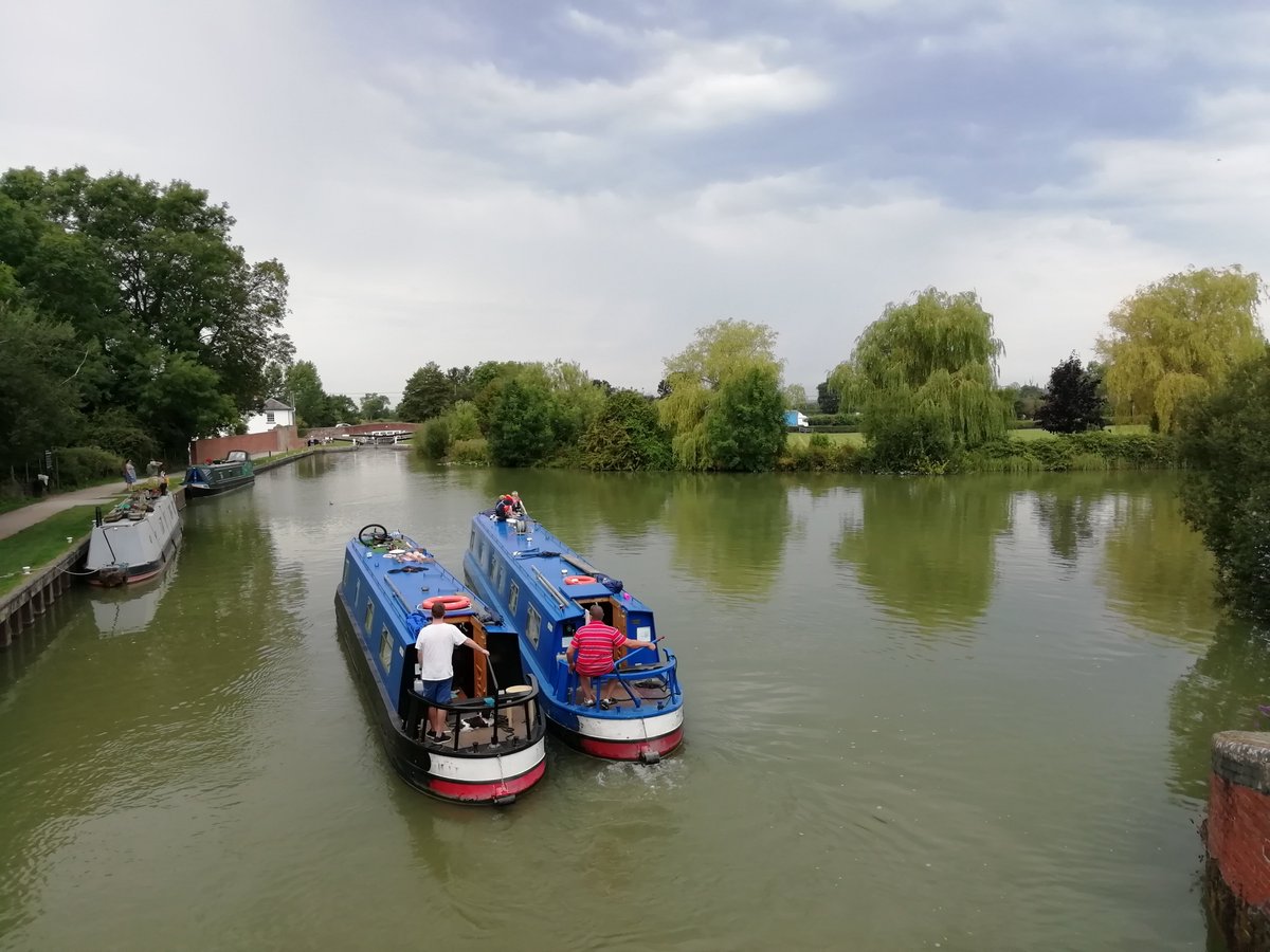 14 Boats through today with 8 VLKs  on duty a mixed weather wise day with some welcome cooling showers &amp; a passing steam Tractor with vans no doubt returning from the great Dorset steam fair