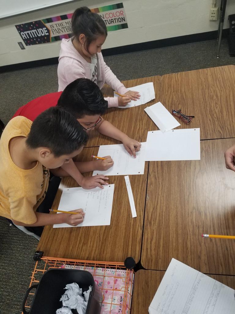 VZuniga_PreK's tweet photo. working on expanded notation around the room @WISDHardy #1LoveHardy #cchardy #1LOVEHARDY https://t.co/jbDcIis0fj
