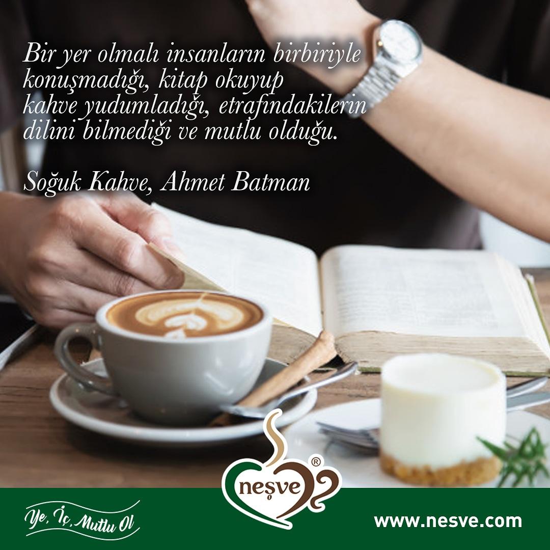 nesvesosyal's tweet photo. Bir yer olmalı insanların birbiriyle konuşmadıǧı, kitap okuyup kahve yudumladıǧı, etrafındakilerin dilini bilmediǧi ve mutlu olduǧu.

Soğuk Kahve, Ahmet Batman https://t.co/ELp9BFgRK3