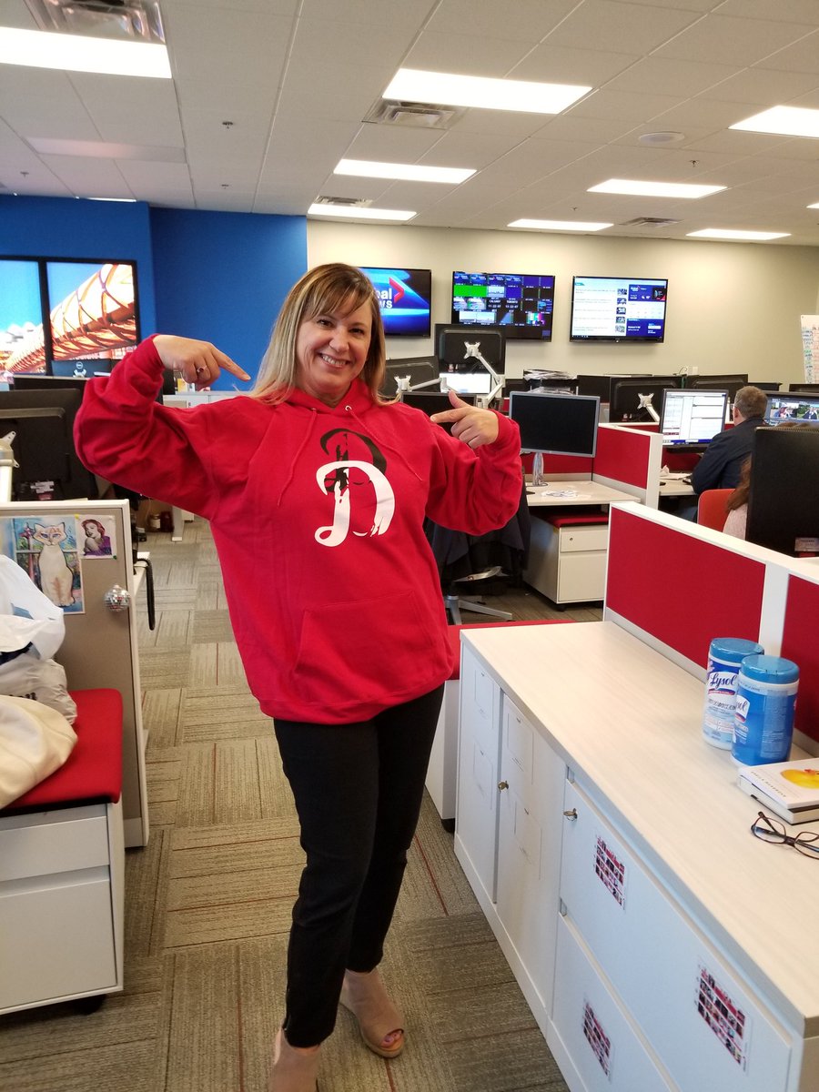 global_leslie's tweet photo. Fangirling with my new @6BONECRUSHER3 sweatshirt.  #FanClubMember  #FaveStamp @calstampeders https://t.co/p0iCBmLayk