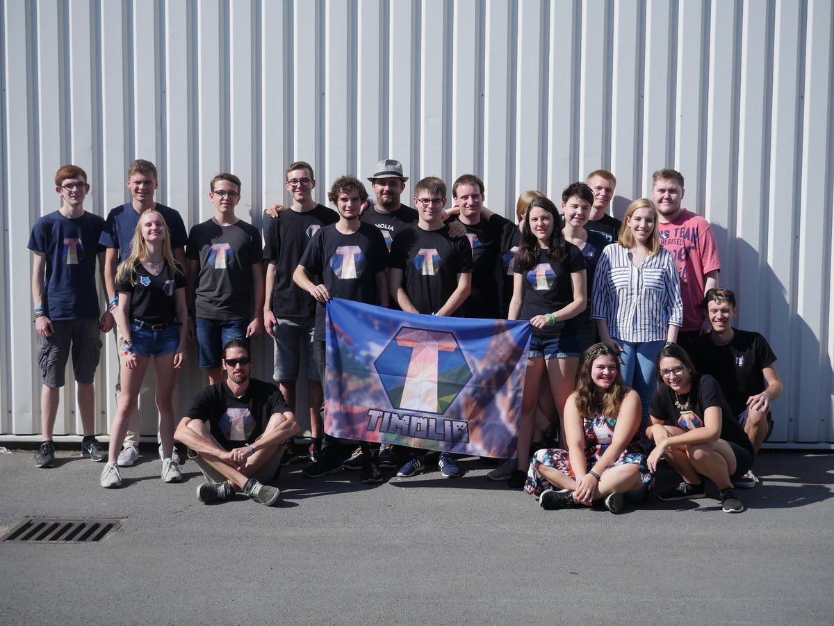 Timolia (@timoliateam) on Twitter photo Neues Jahr, neue Gamescom, neuer Sieg von <a href="/YourGTVSven/">svdragster</a> beim Teamler-Lasertag, neues Teamlerfoto.
Ihr wisst Bescheid! 😎🥳 Neues Jahr, neue Gamescom, neuer Sieg von <a href="/YourGTVSven/">svdragster</a> beim Teamler-Lasertag, neues Teamlerfoto.
Ihr wisst Bescheid! 😎🥳