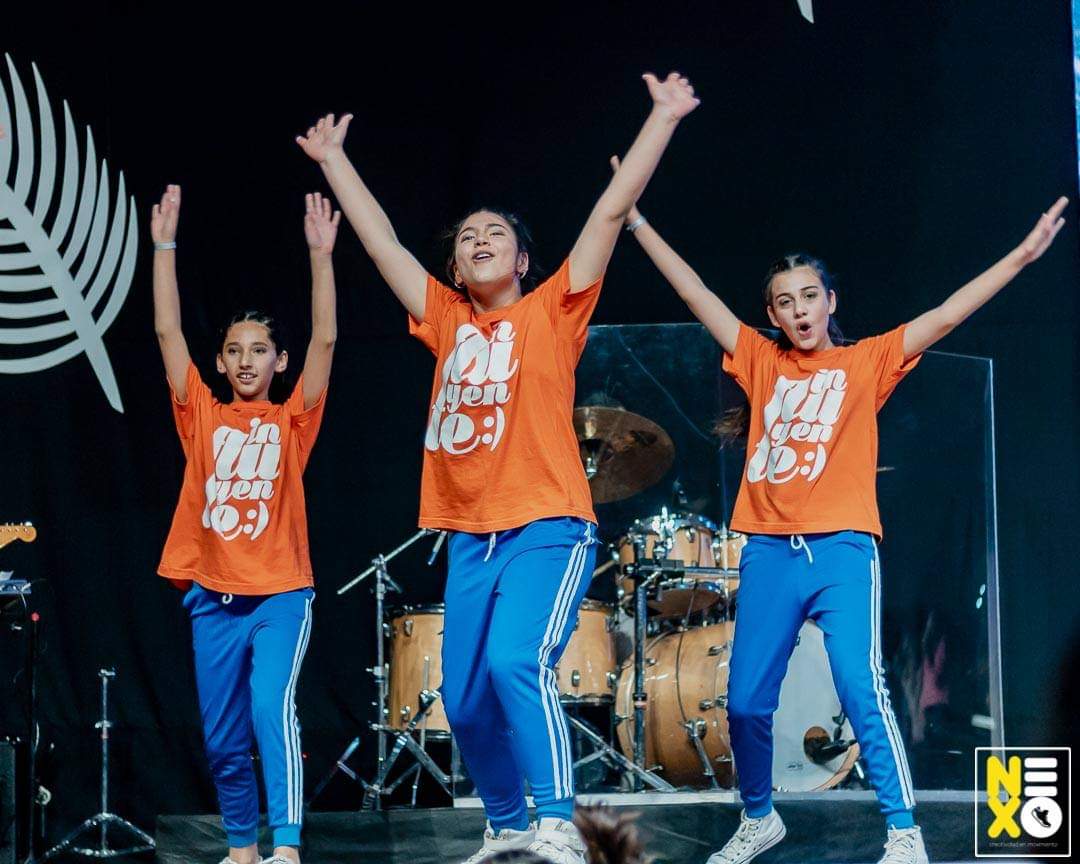 NX_dancing's tweet photo. 💥 Reunión de #Prea2 💥

¡Compartir cada sábado con amigos y recibir una palabra de Dios para nuestras vidas! Qué lindo ser parte de la iglesia. 
Te compartimos un poco de lo que fue la alabanza de este sábado. 

#NxAlaba https://t.co/7o71ZlQljF