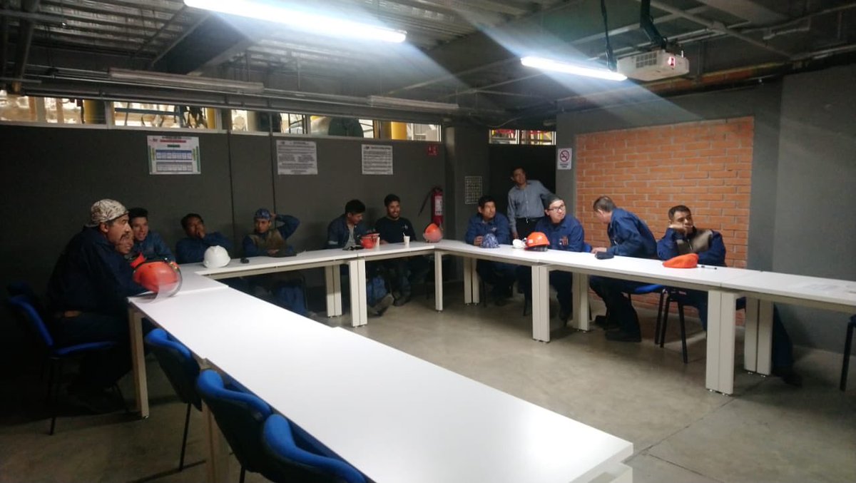 FederacionAJB's tweet photo. Atendiendo las inquietudes de los compañeros de la empresa Copisa SA de CV, la Unidad único camino.
@AlbertoJuarezB https://t.co/XH5yYqqyQJ