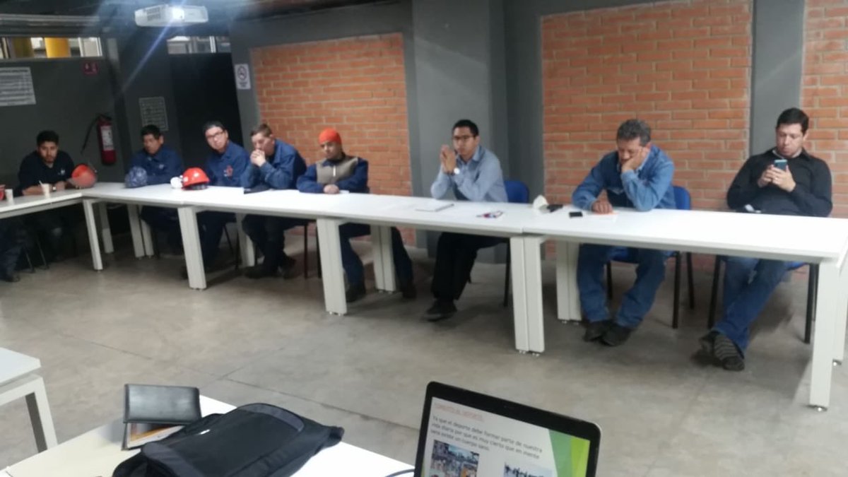 FederacionAJB's tweet photo. Atendiendo las inquietudes de los compañeros de la empresa Copisa SA de CV, la Unidad único camino.
@AlbertoJuarezB https://t.co/XH5yYqqyQJ