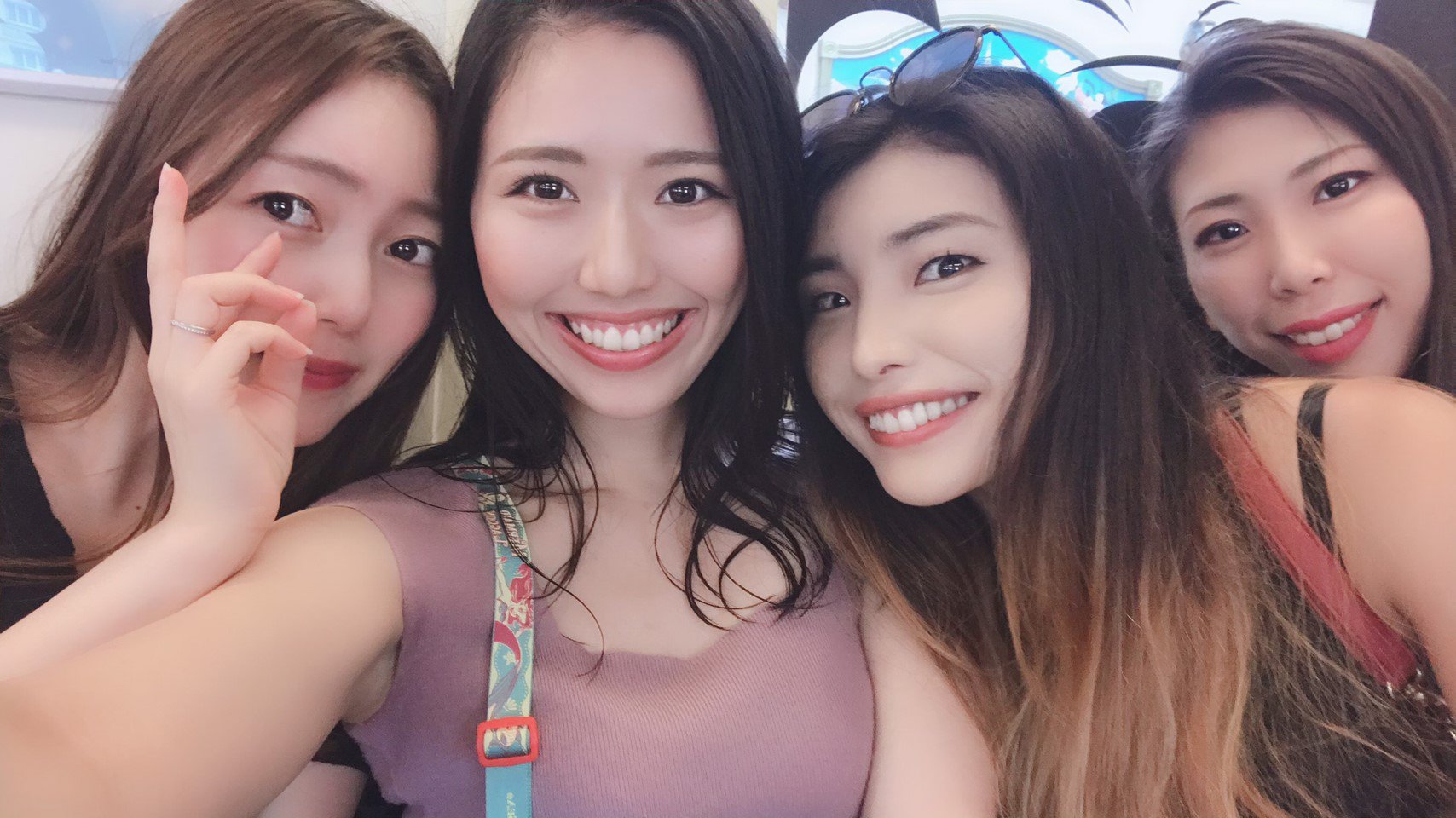 Meowko on Twitter: "I was at Disney Land with my friends and I was