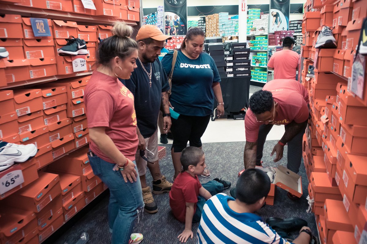 solidrocktv's tweet image. Thank you to everyone who donated to our #WalktoSuccess Back to School Shoe Giveaway! Your generosity helped 150+ students receive a pair of shoes for their first day of school 👟📚
