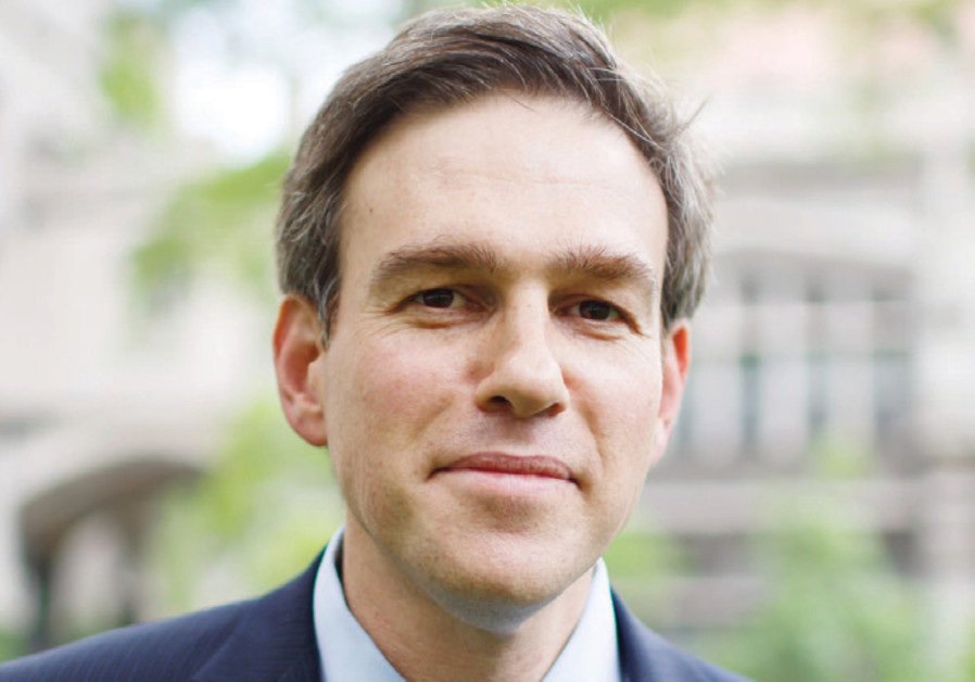 Jay Karnes as Bret Stephens