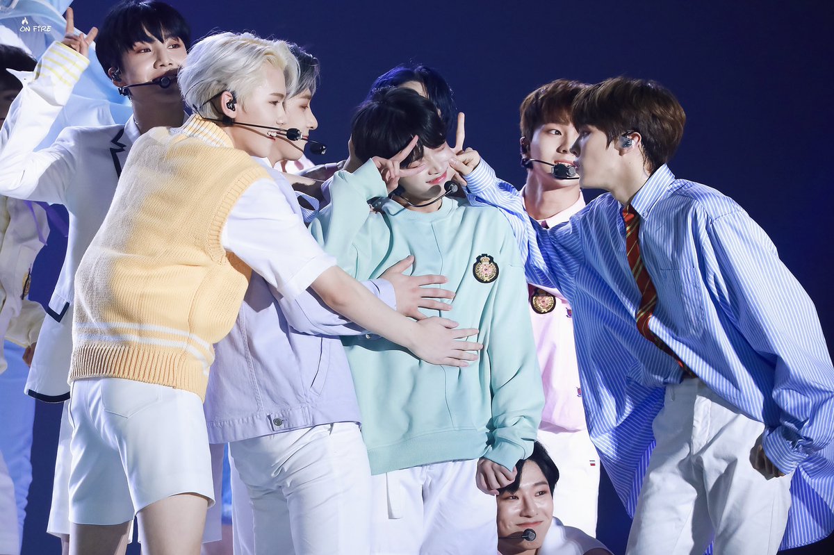 ONFIRE020909's tweet photo. 🔥190827 쇼콘

#엑스원 #X1 #손동표 #동표 #SonDongpyo https://t.co/5g19nIHkbu