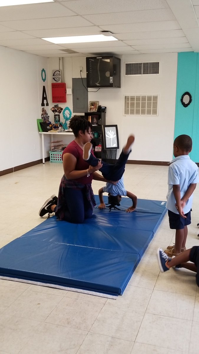 VisualArts_RSPA's tweet photo. Tumbling time in Dance. https://t.co/i9suIChVYk