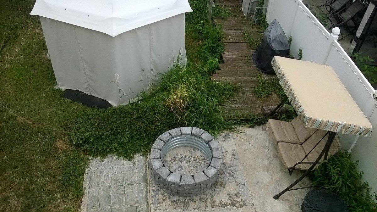 xantny84x's tweet photo. Finally - yay!! Just in time for fall!!! #DIYFirePit #FirePit #Smores #Campfire #FallCampfires https://t.co/PllZudk1IE