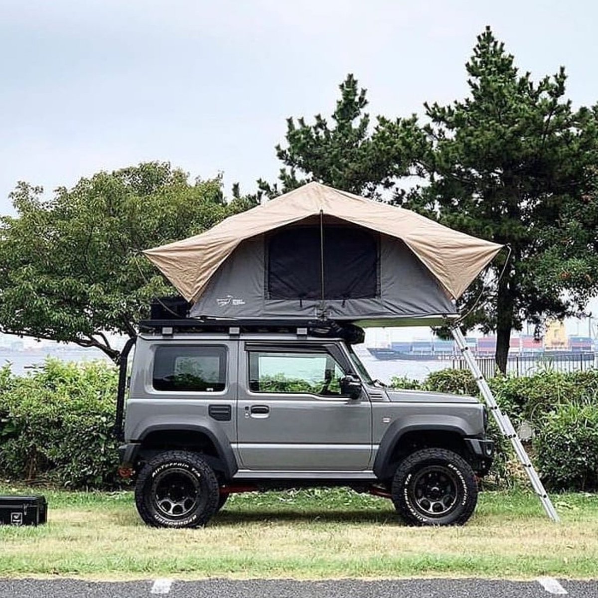 Not a bad set up, who would rock this and where would you go? 👌💪🏕 #suzuki #suzukijimny #jimnygrams #jimnyclub #suzukijimny4x4 #camping #festival