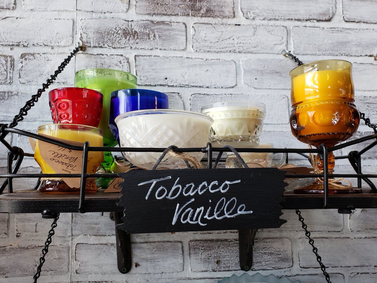 RustBeltMarket's tweet image. Stop by to stock up on some fresh new smells this weekend. The Vintage Wick is constantly creating new combinations to drive your senses wild. #gottasmellthemall #shoprustbelt #rustbeltmarket #shoplocalmichigan