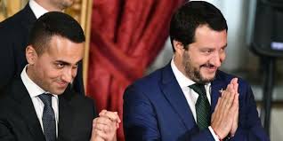 tcabarrus's tweet photo. L'exigence de #LuigiDiMaio (#MS5) qui veut le poste de ministre de l'#Interieur de #MatteoSalvini (#LigueduNord) dans le futur nouveau gouvernement (ce que refuse le #PartiDemocrate) en dit long sur l'amitié de circonstance des deux hommes qui est devenue de la haine . https://t.co/oJK8KygSsL