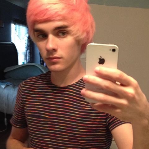 top_whatnot's tweet photo. @ROBINSBVCKLEY Fetus Awsten Knight😳 https://t.co/c4FDyWEjCd