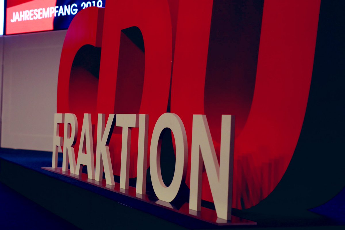 cdu_fraktion_th's tweet photo. „In dieser Wahlperiode hatte die Landesregierung knapp 5 Milliarden € mehr zur Verfügung. Dies hätte man klug einsetzen können und wo hätte man es klüger einsetzen können, als in der #Bildung?“ @MikeMohring #jecduth https://t.co/fcQbt4atPc