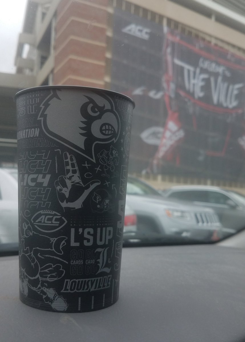 Cq33WWJD's tweet photo. @vincetyra L's up & thanks for some season-ticket holder love w/the cup. Mon. can't get here fast enough. #Lic4 https://t.co/a7nbLtPqol