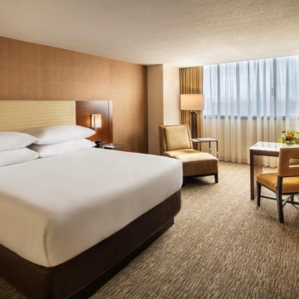 HyattOHare's tweet photo. Begin your next travel adventure with a good nights rest. Our Park, Sleep and Fly package allows you to do just that. https://t.co/xi1VxMVICz https://t.co/bgOtEAYBC5