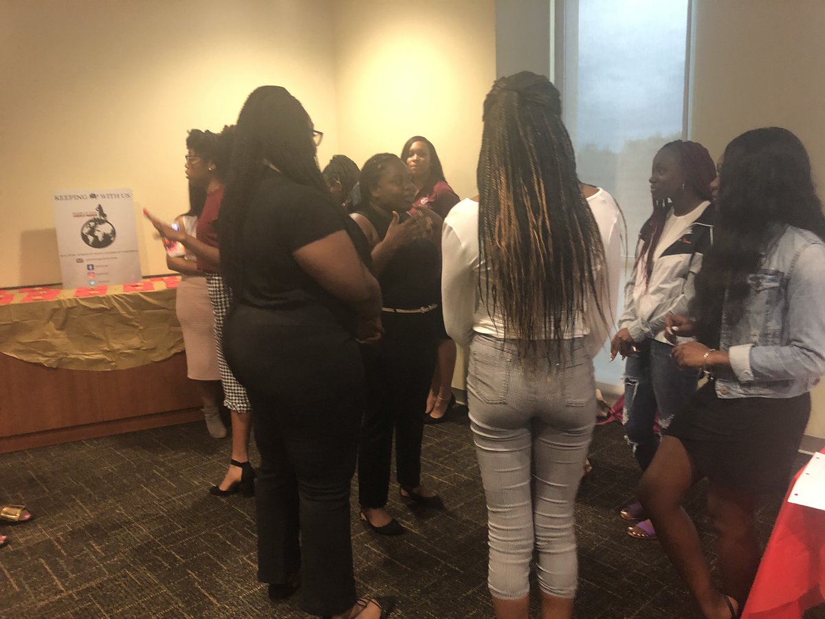 usfwtlt's tweet photo. Thank you to everyone who Came to our 1GBM of the Year “Mingle &amp; Network” we hope you got Resume Help &amp; a Great New Professional Head Shot to go into the New year ❤️ See you at bull market tomorrow ‼️
#USF23 #usf22 #usf21 #usf19 #USF
#usf20 #usf #usfwow #usfwtlt #usfbulls https://t.co/Dew1DFHmBL