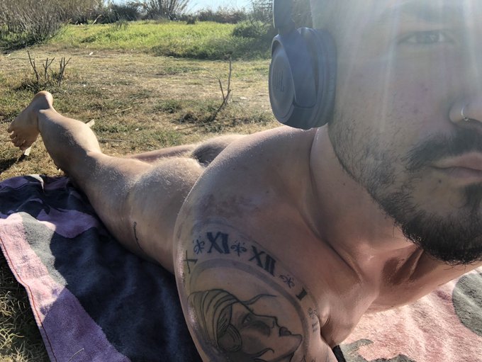 Vamos a la playa !!! ?? #nudistas #gaymalaga #gay #gaytravel https://t.co/Yc3LGnxYTB