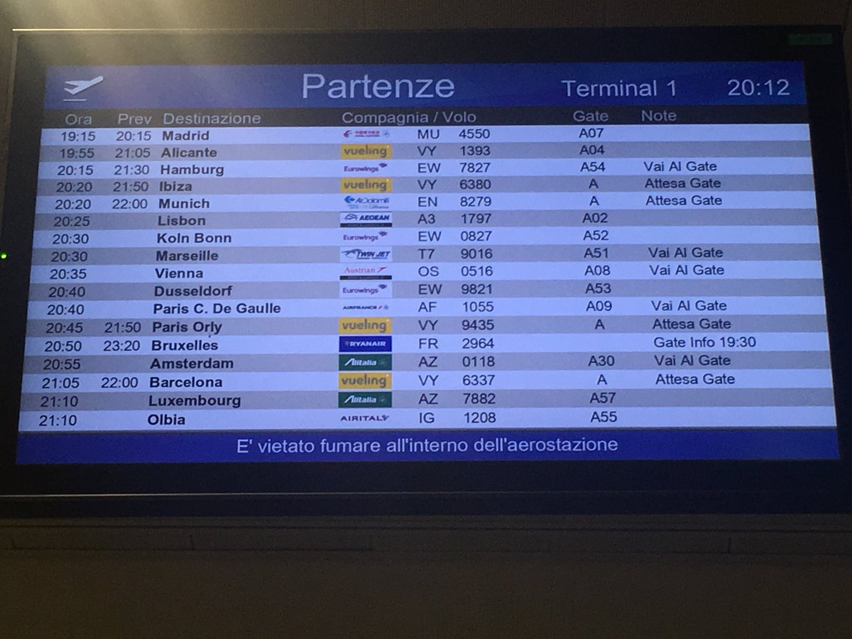 markmi89's tweet photo. @vueling PRIMO VOLO CANCELLATO, VOLO DELLE 21 CHE DIVENTA 22:15 (22:00 SUI MONITOR DEL TERMINAL): fino ad ora ai banchi ci avevano assicurato che la partenza era regolare! Nessun vostro volo a Malpensa è regolare. Quando partiremo? https://t.co/xbKox5ArfQ