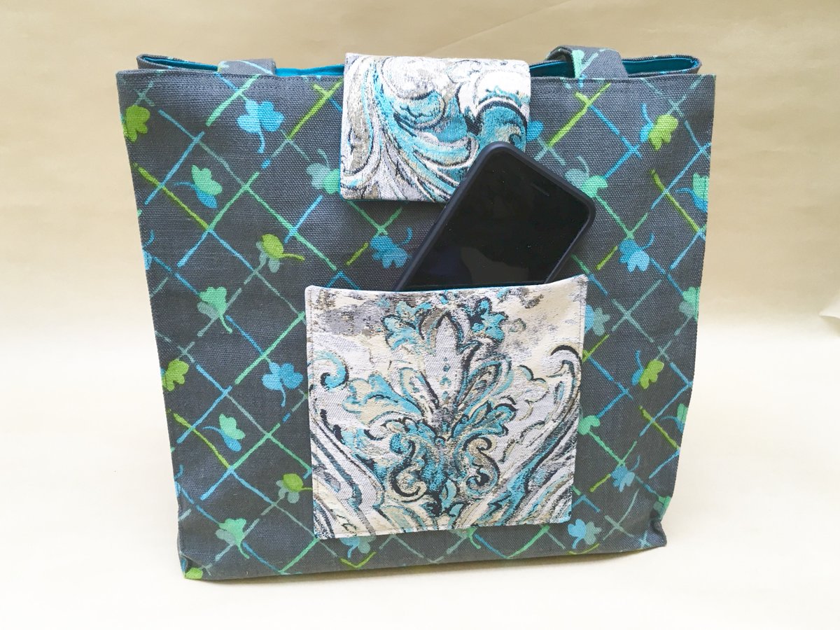 RachelHutty's tweet photo. A bit of blue and green.
☘️☘️☘️☘️☘️☘️☘️☘️☘️☘️☘️
https://t.co/d145kbEv0d
#indiebizhour #ukcraft #boxtote #largeshoulderbag https://t.co/N3eB2CfJwH