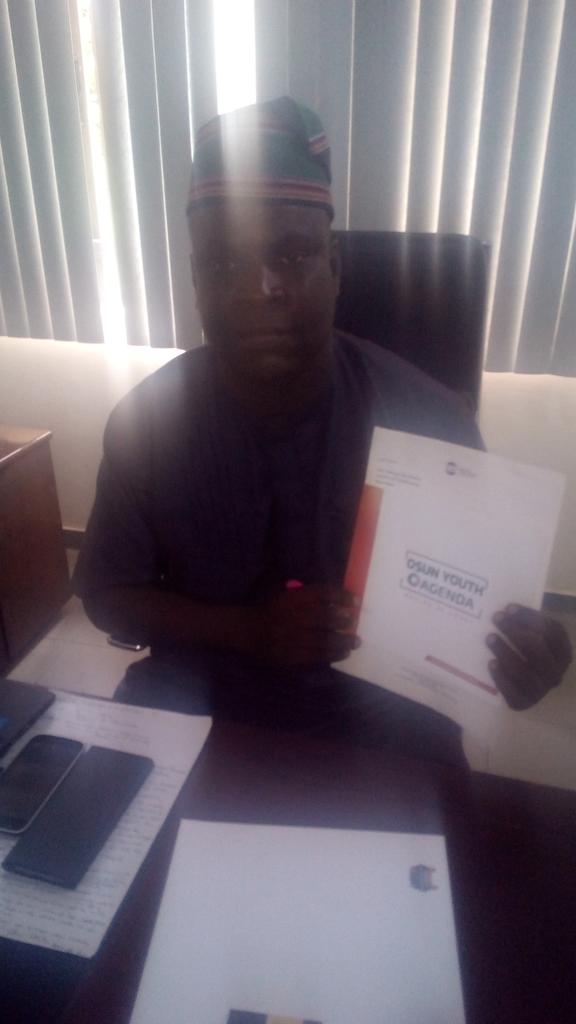 Kultimate2's tweet image. Hon Gbenga Ogunkanmi of Aiyedire embrace  #OsunYouthAgenda. 
 @KDI_ng @GboyegaOyetola   @Olowo11Abidemi @Hon_Owoeye