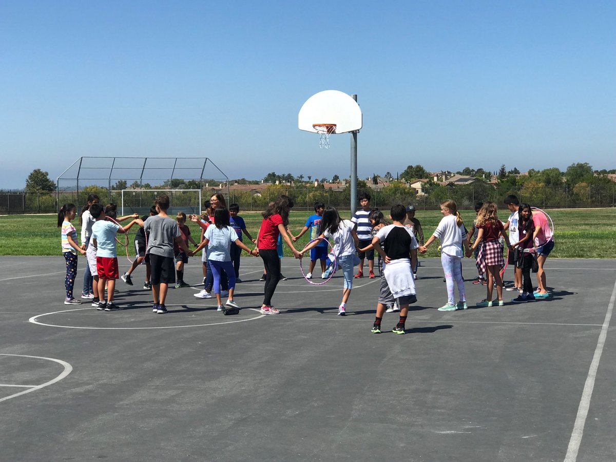 DSES 5th graders ⁦⁦<a href="/dselementary/">DelSurElementary</a>⁩ working on teamwork as part of building community in their classroom. Social emotional skill practice should be part of daily instruction ⁦⁦<a href="/PowayUnified/">Poway Unified</a>⁩.
