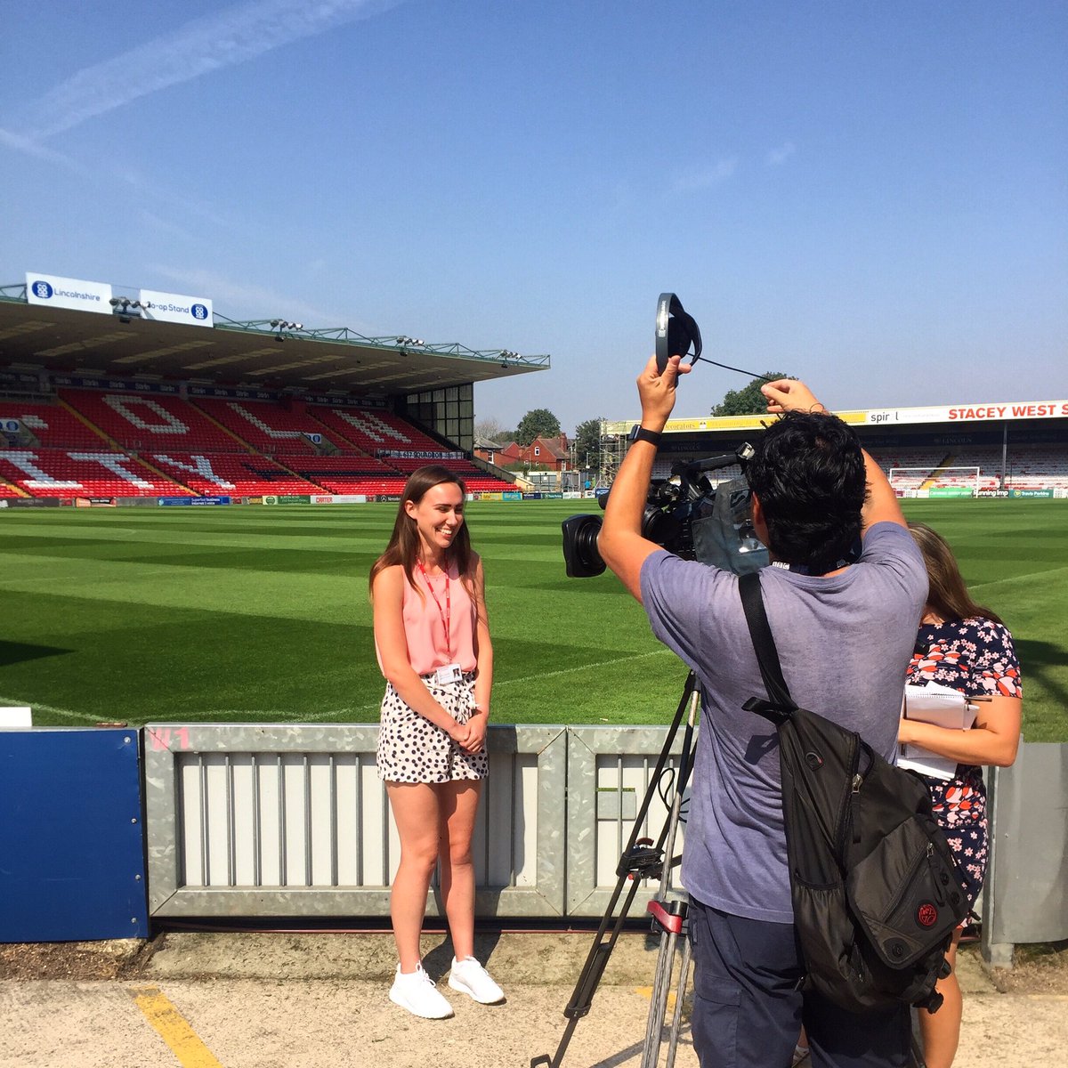 _AliceCarter_'s tweet image. BBC Look North were excited to unveil Lincoln City’s new signing... ⚽️😉 #outofretirement #sticktorunning