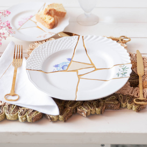 Love all things gold? So do we! Why not check out our top five gold gifts from around the net - and meet some fellow creative businesses in the process, including <a href="/EternityRoseCo/">The Eternity Rose</a>? bit.ly/2ZhlbFg #gold #creative #smallbusiness #SME #gifts