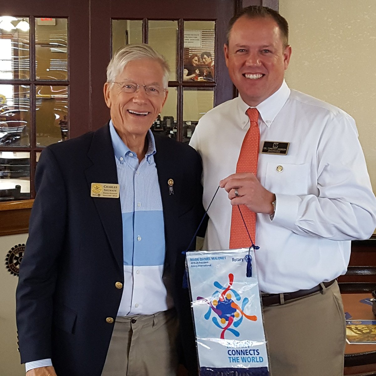 Inspiration is all around us. Rotary District 6560 Governor Shumate with our Club President @timehanson as he discusses how Rotary Connects the World. #Rotary #IndyEastRotary #ServiceAboveSelf #BeTheInspiration #RotaryConnectsTheWorld #District6560 #RotaryDistrict6560