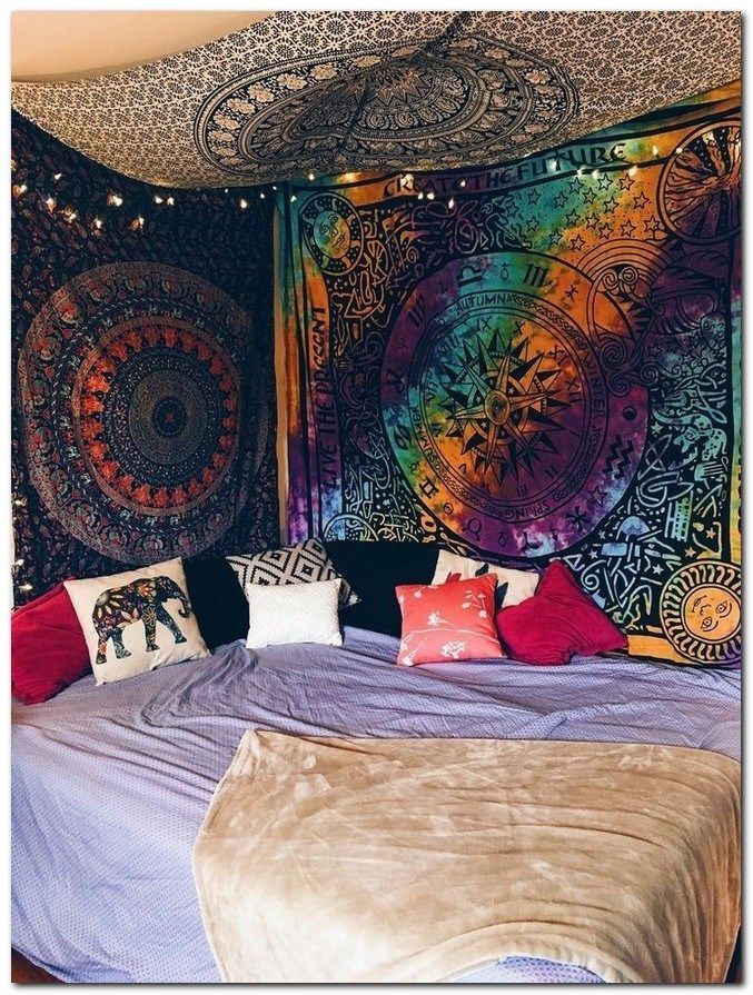 IsabelsCIoset's tweet photo. Trippy tapestries 🍄 https://t.co/6xlFBByjj7