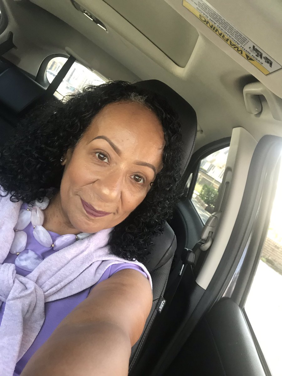 EyeCandi27's tweet image. Curls courtesy of @devacurl No Poo Decadence Zero Lather Cleanser, No Poo Zero Lather Conditioning Cleanser, Devacurl Heaven In A Jar and @bemycurl Hydrating Gel 💗🌀#Devacurl #Bemycurl #curlyhair