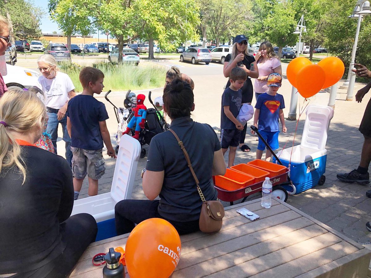 canvasfamily's tweet photo. Colorado has been bringing the heat lately, so Canvas brought the chill! Our team headed over to the Denver Zoo to deliver some icy fruit pops to the visitors. Stay cool out there, family! This week is a scorcher.
#BeyondTheBranch #CanvasLife #CanvasCommunity #KnownForOurHeart https://t.co/s4KcrD6oL2