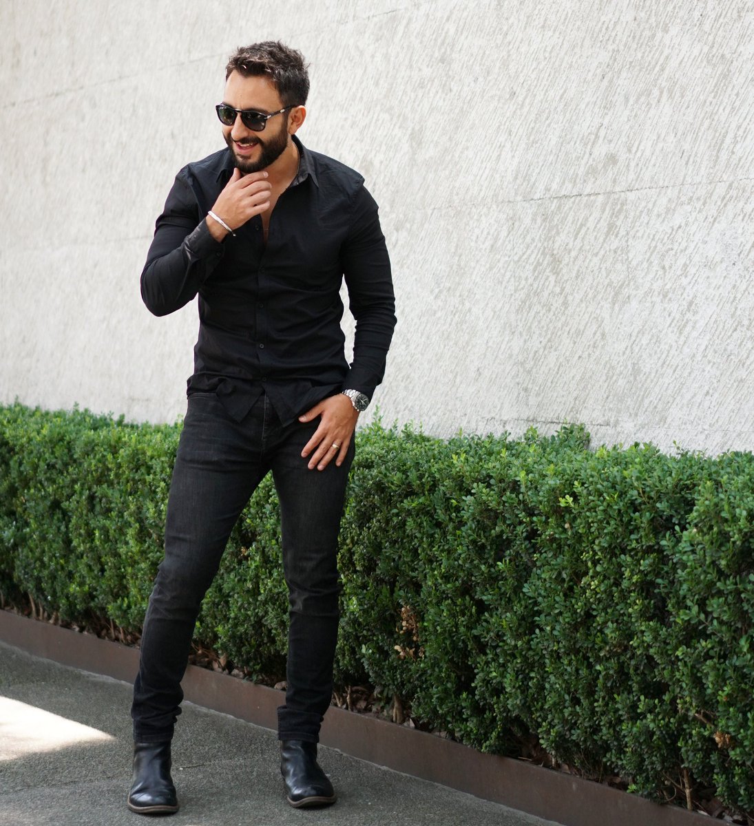 Memocapital's tweet photo. All black never fails.. 🤘🏻🖤 #ootd #menstyle https://t.co/uUU9R79gJ9