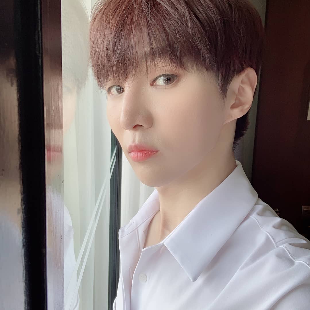 noir__int's tweet photo. [TRANS] 190820 Noir official Instagram update 

#느와르 #NOIR #EnergeticIdol #GodlyIdol #이준용 #JUNYONG #IsItAutumn #EveningStroll #DuringTheDay #ItsStill #Hot haha https://t.co/DC2oEYMbgV