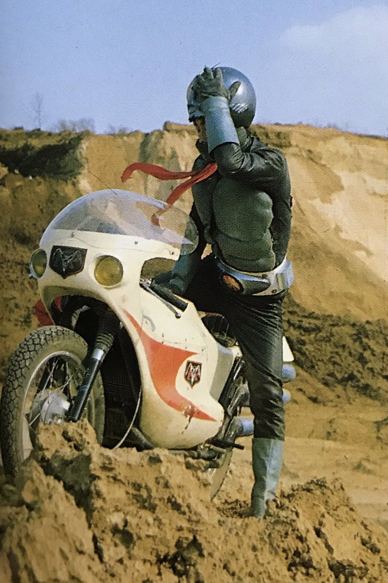 藤岡弘サイン本＋仮面ライダー 旧１号マスク 藤岡弘サイン本＋仮面ライダー 旧1号マスク 藤岡弘サイン本＋