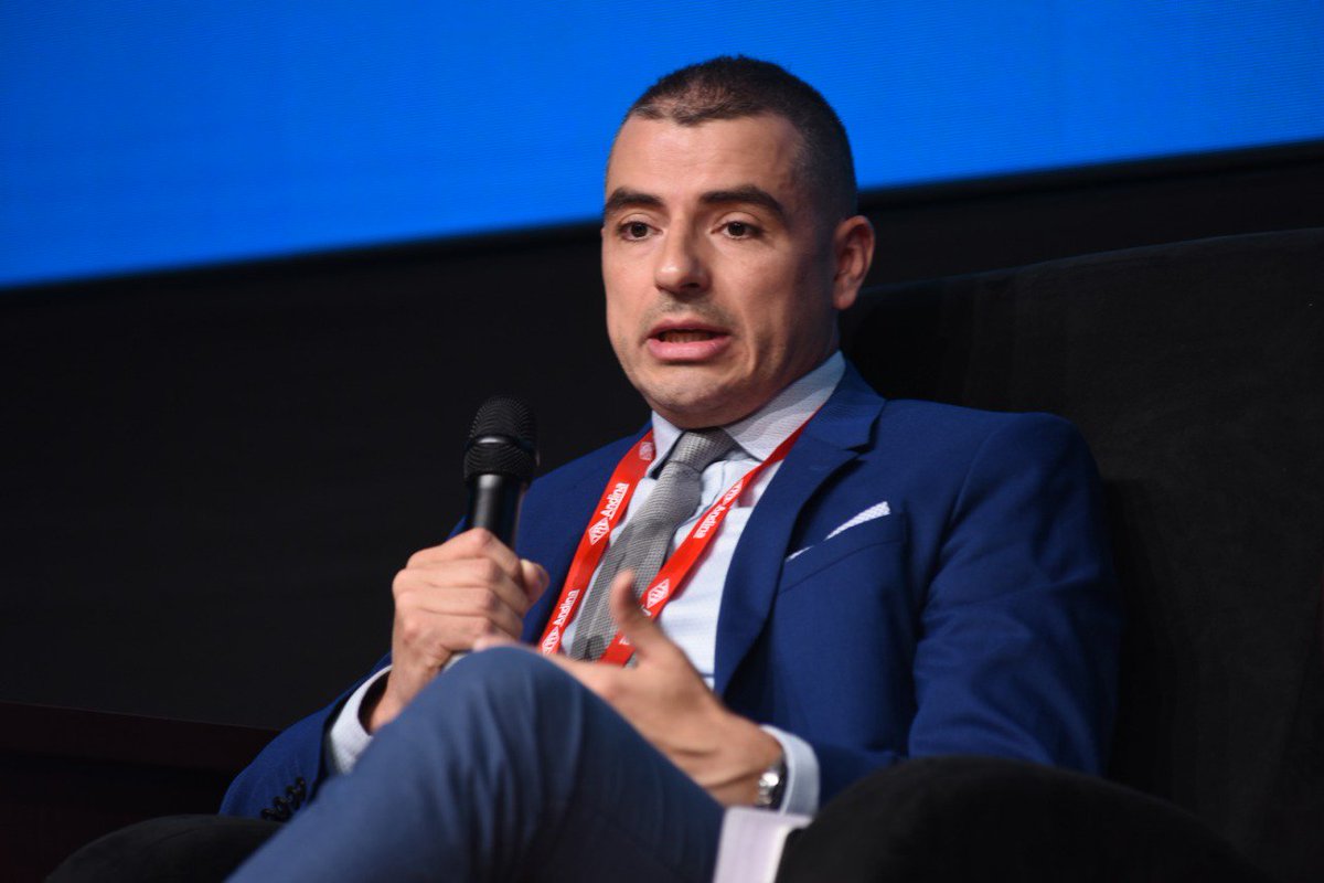 YPFB_corp's tweet photo. “Queremos compartir nuestra experiencia como productores en Rusia para ayudar a YPFB a tener una producción eficiente de alto valor agregado y un plan de comercialización conjunta de la urea en Brasil”, Andrés Santacruz, director de ACRON.
#YPFB #FOROGAS2019 #SemanaH https://t.co/rnpCGUJ1wv