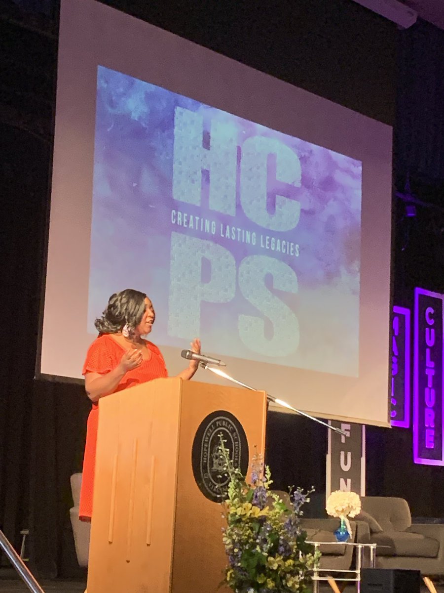 HopewellSchools's tweet photo. Mayor Gore is in the house!#HCPSconvocation #hopewellmagic https://t.co/6QaJpAEgyw
