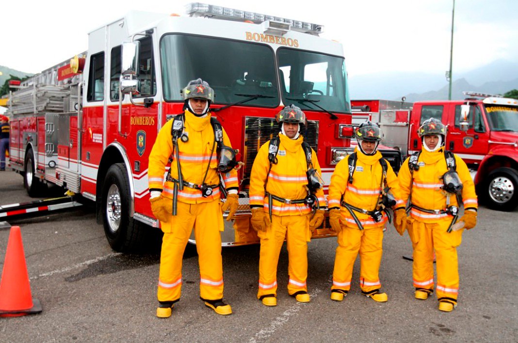 Felicitamos a todos los bomberos en su dia