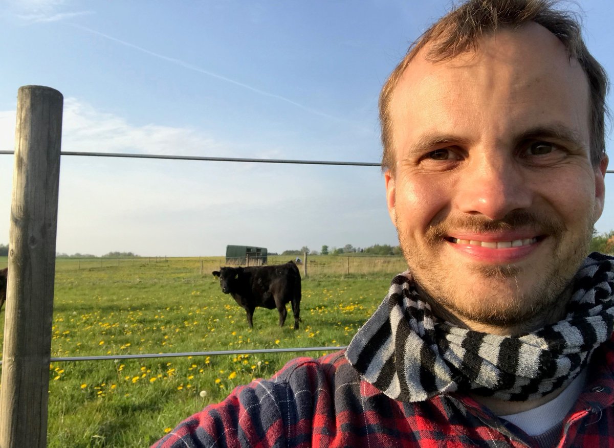 #employeeprofiles
Focused COO during the week, laid-back farmer on the weekends. Most of the time we're just in awe of how Jens is living two different lives. Not to forget: Jens is the life of every office party, sipping his gluten-free beer, spreading positive vibes. #TeamGoals