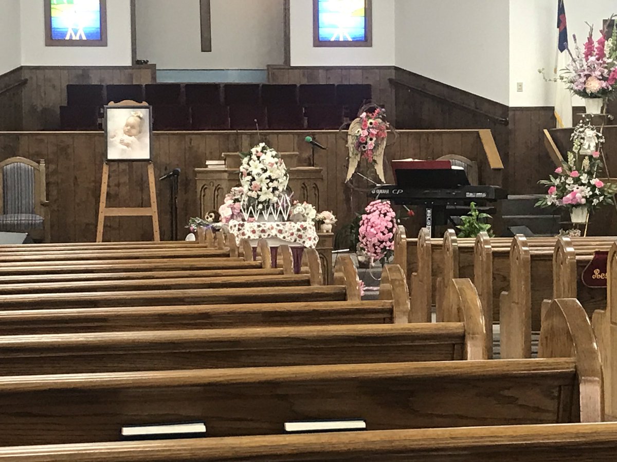DQualls01's tweet photo. Prayers plz! No parent should have to bury their child! Sweet Olivia Jade is in Jesus’ arms! 8days old! #hearties #heartbreaking #prayersplz @KLOVERadio @hallmarkchannel @b3nros3 @LeesPlaidPants @erinkrakow @AndreaKBrooks #prayfortheparents https://t.co/Azxg7m5jJf